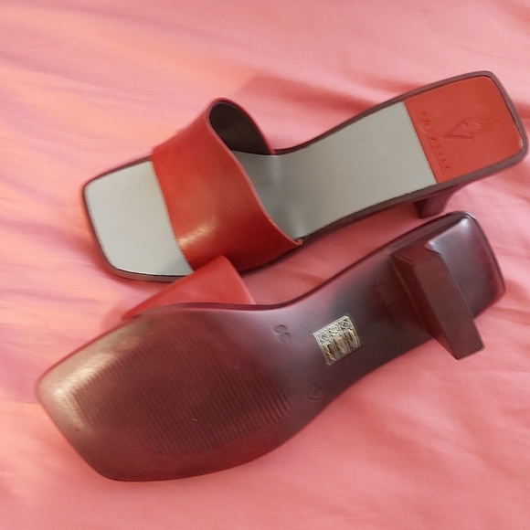 Leather shoes - Picture 2 of 3